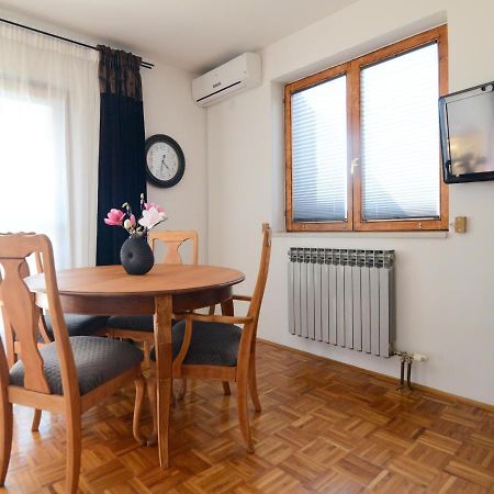 Apartment Glicinija 扎达尔 外观 照片