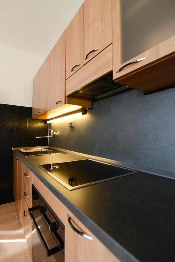 Apartment Glicinija 扎达尔 外观 照片