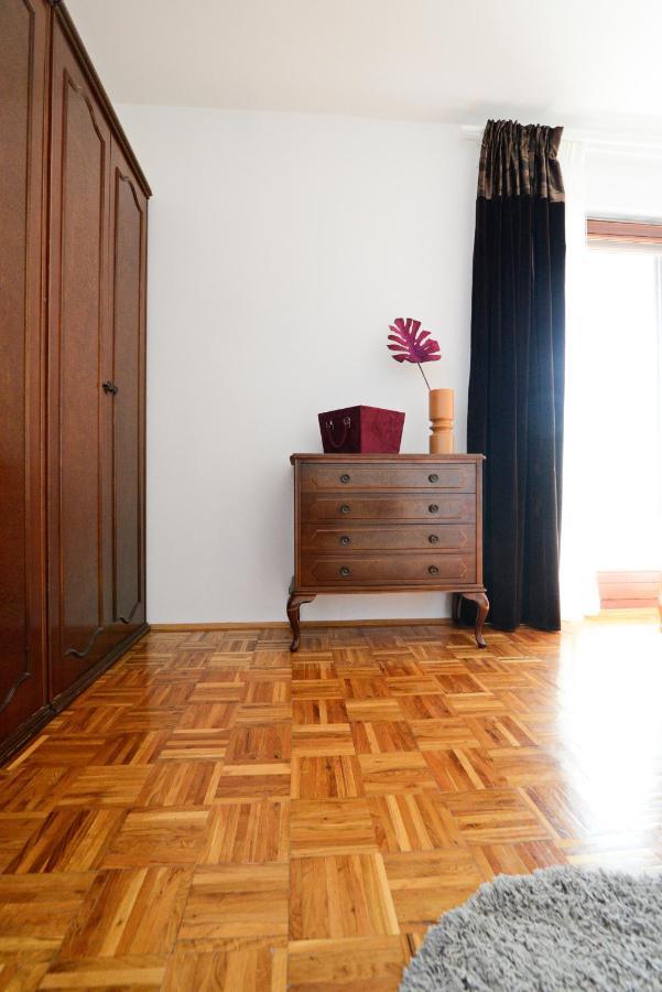 Apartment Glicinija 扎达尔 外观 照片