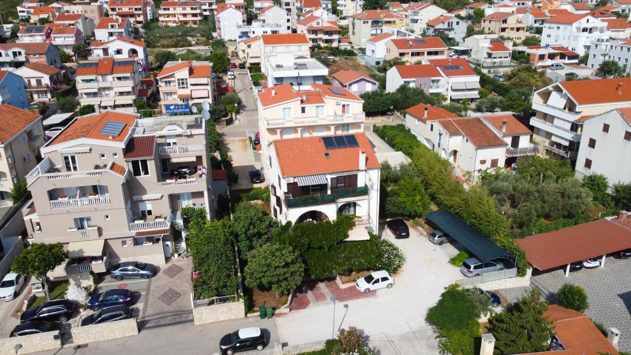 Apartment Glicinija 扎达尔 外观 照片