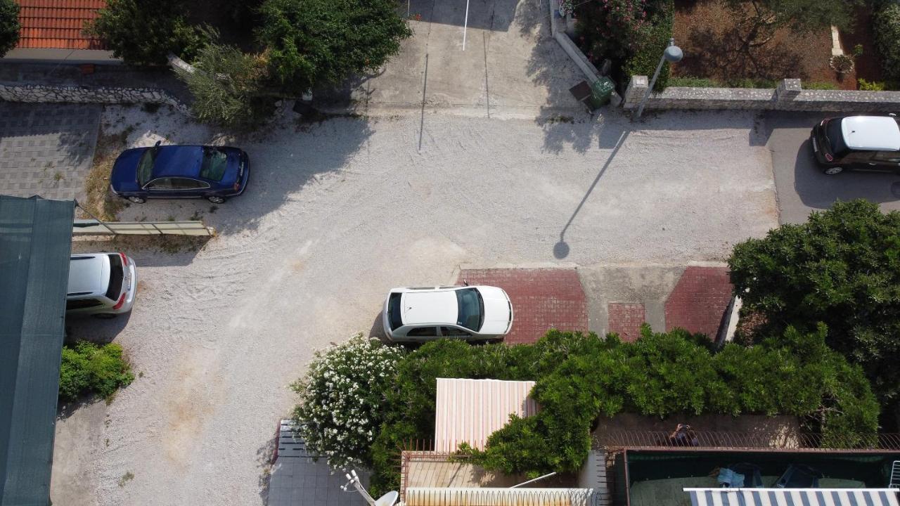 Apartment Glicinija 扎达尔 外观 照片